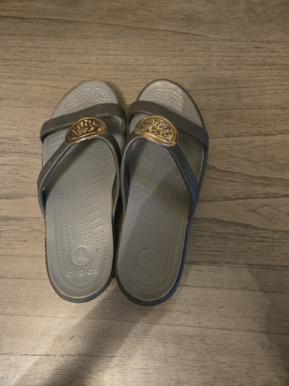 Crocs Sanrah Circle Slide Sandal Women's Size 6 Black - Picture 3 of 4